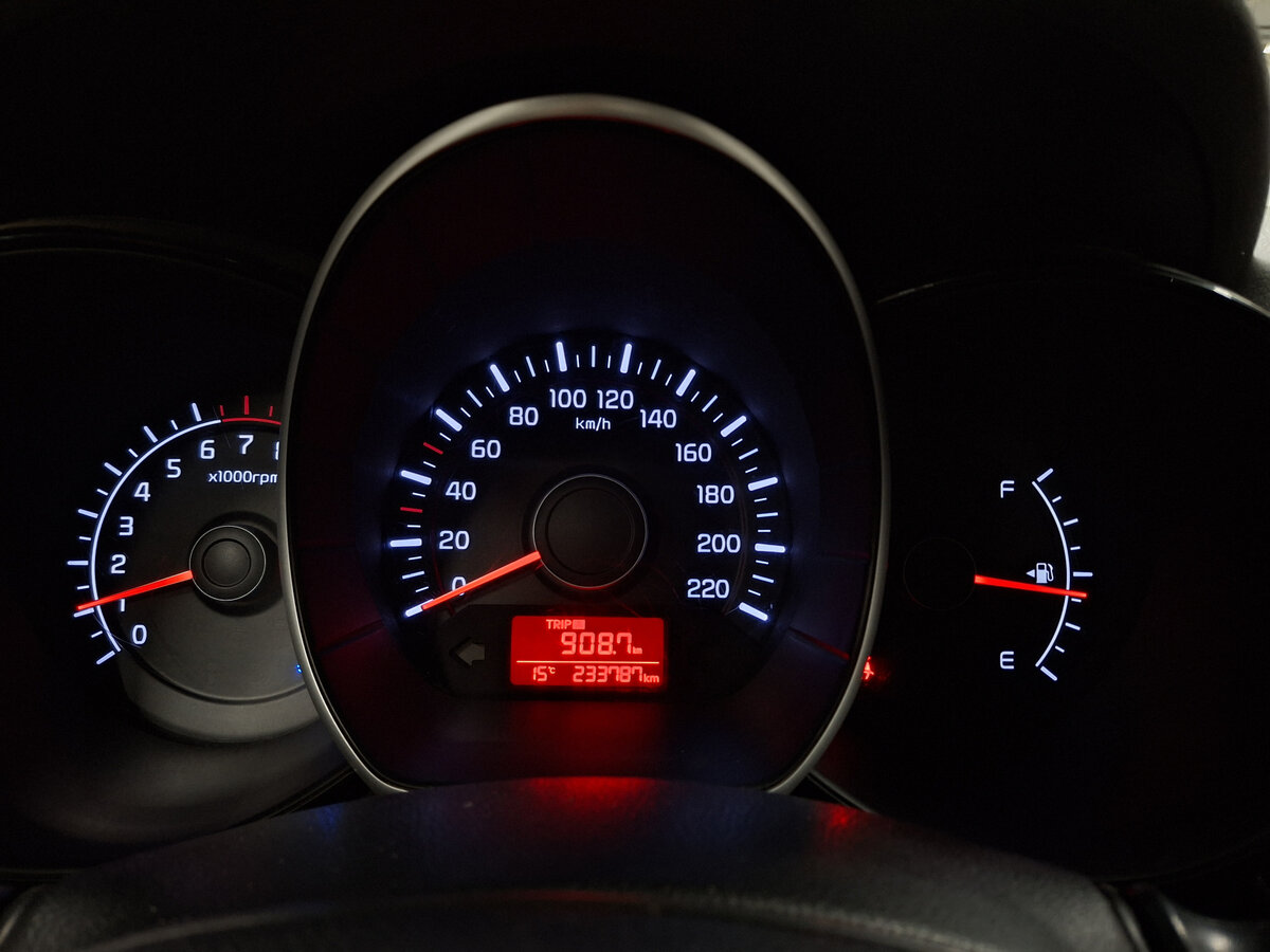 Kia Rio с пробегом — 2015 год. Фото: #11