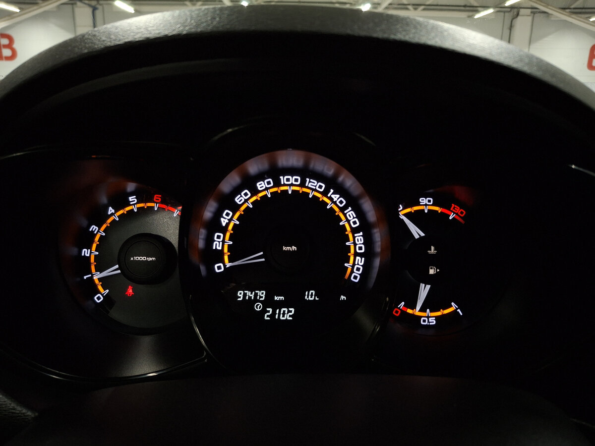 Lada (ВАЗ) Vesta с пробегом — 2019 год. Фото: #12