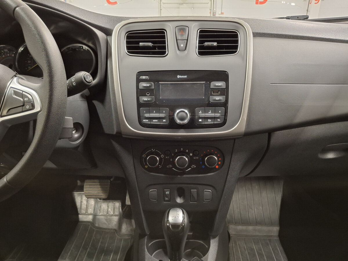 Renault Sandero с пробегом — 2021 год. Фото: #14