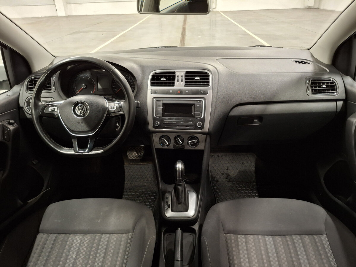 Volkswagen Polo с пробегом — 2019 год. Фото: #12