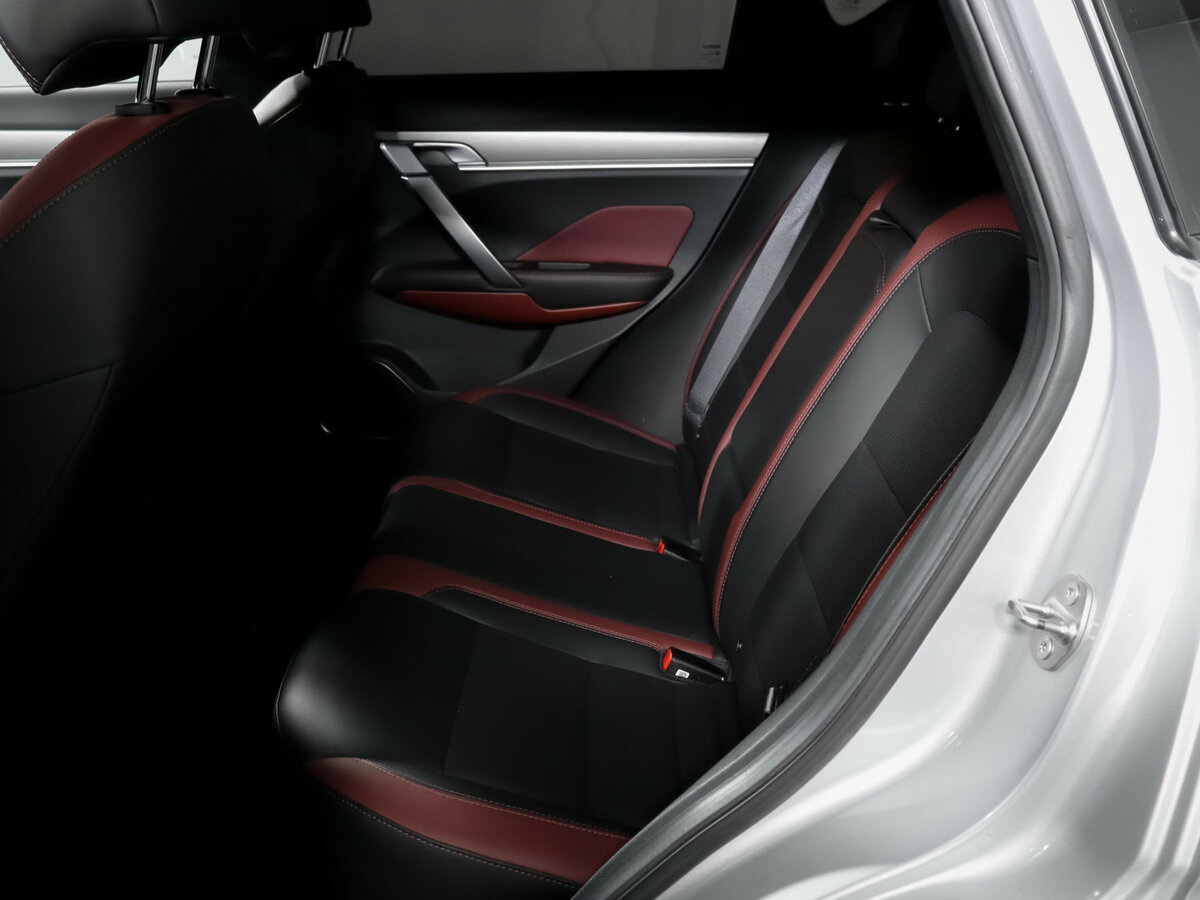 Geely Coolray с пробегом — 2021 год. Фото: #9