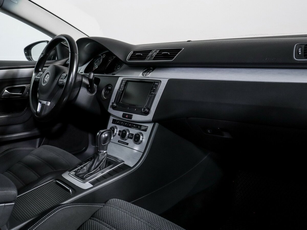 Volkswagen Passat CC с пробегом — 2013 год. Фото: #6