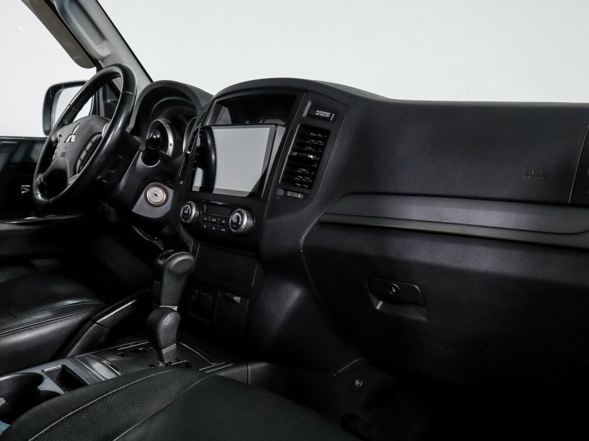 Mitsubishi Pajero с пробегом — 2012 год. Фото: #6