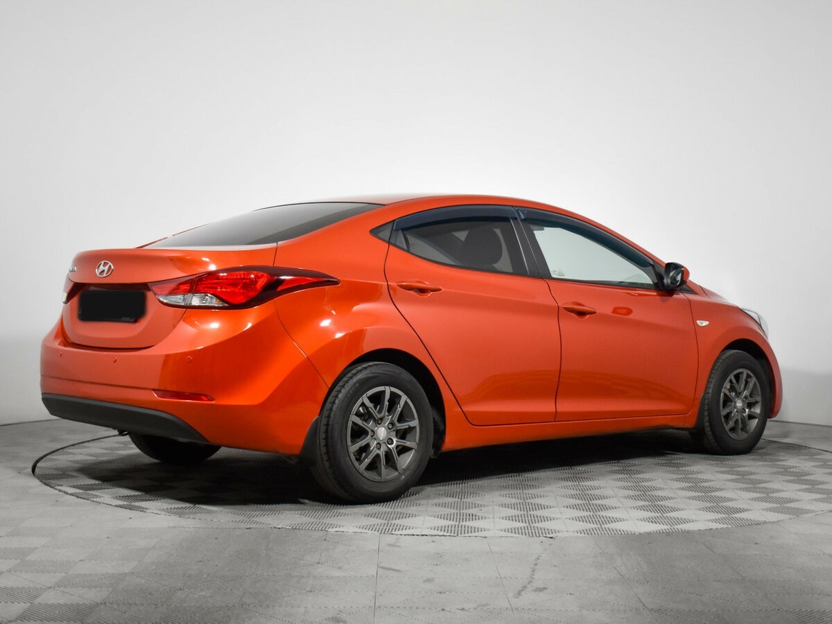 Hyundai Elantra с пробегом — 2015 год. Фото: #4