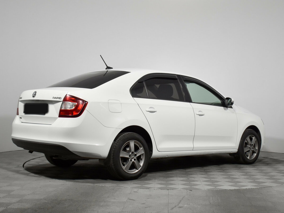 Skoda Rapid с пробегом — 2017 год. Фото: #3