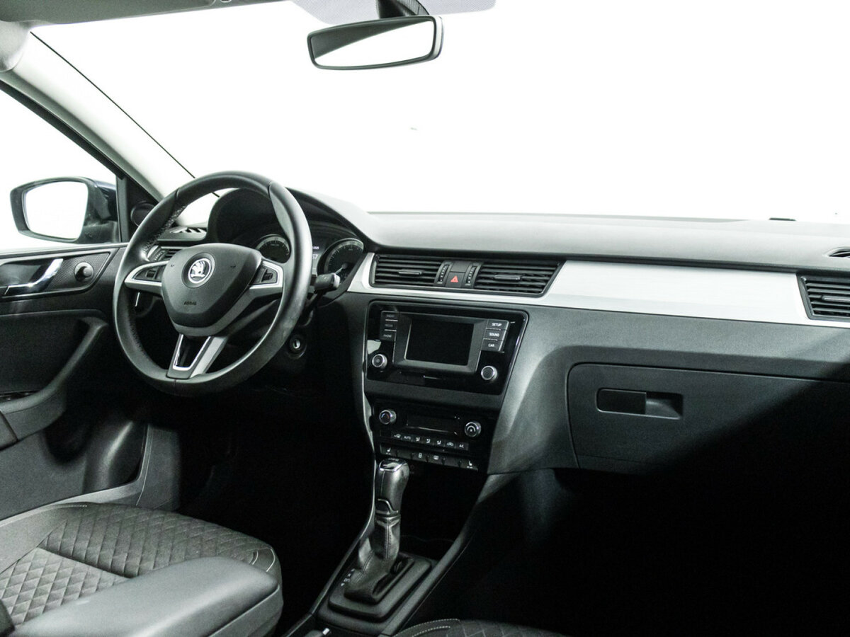 Skoda Rapid с пробегом — 2016 год. Фото: #8