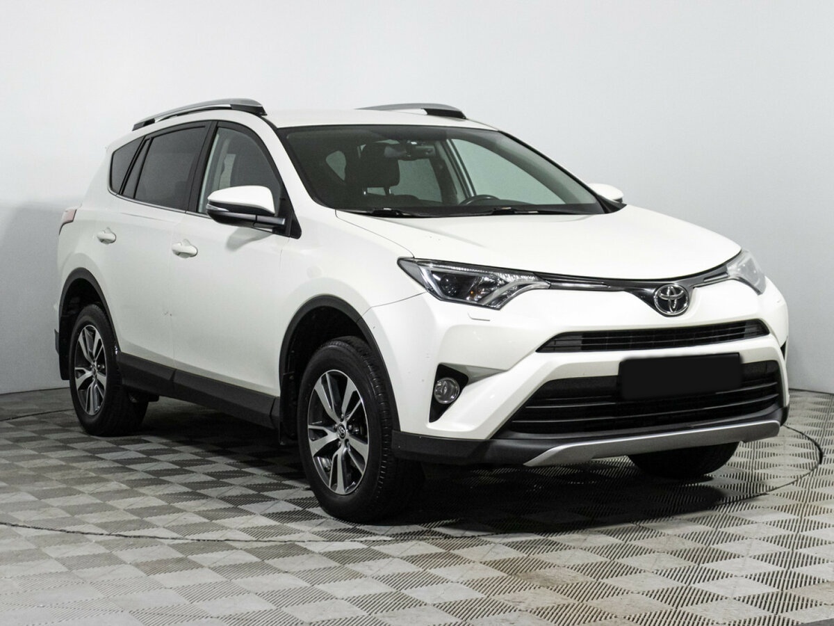 Toyota RAV4 с пробегом — 2017 год. Фото: #2