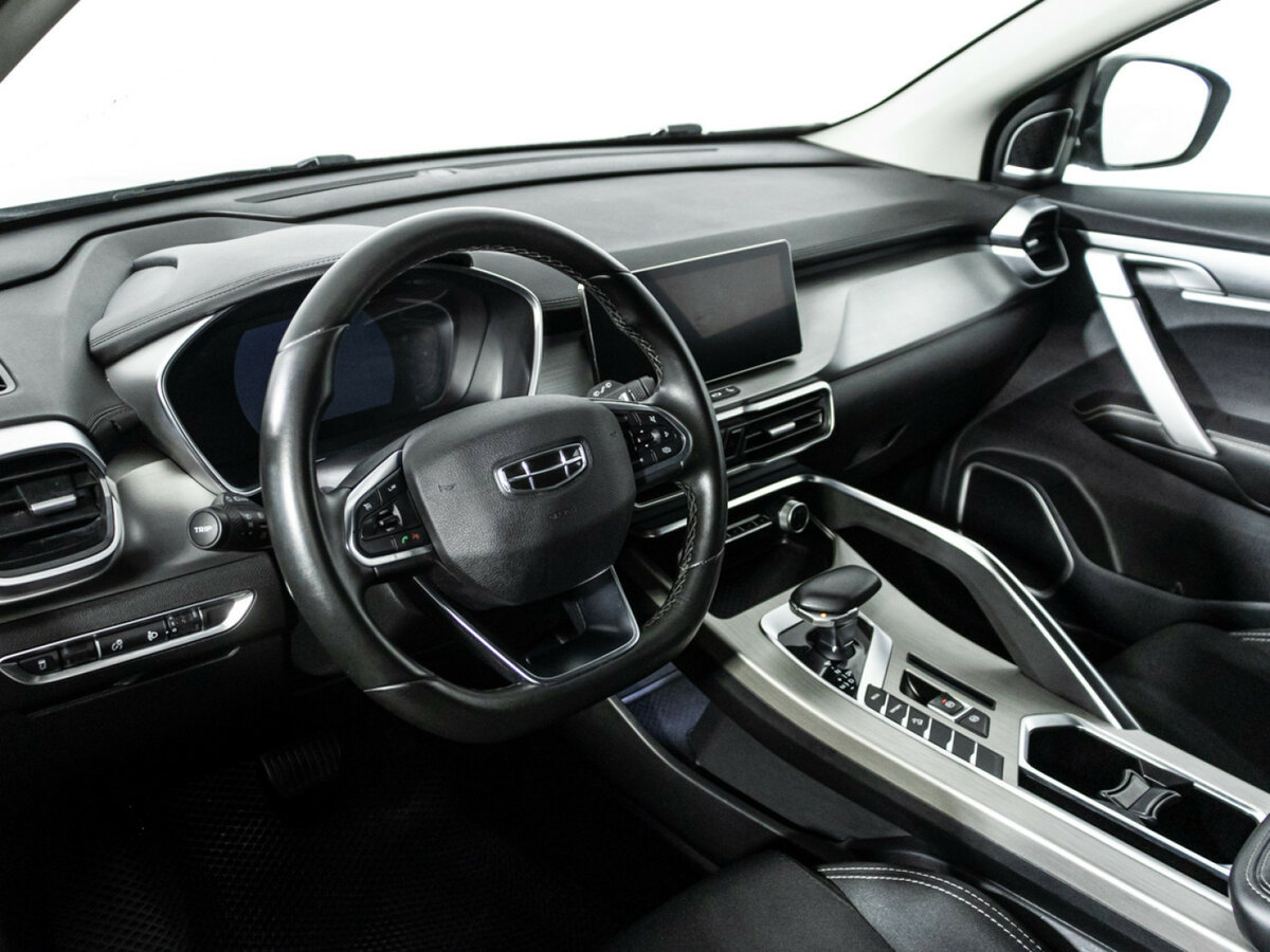 Geely Coolray с пробегом — 2022 год. Фото: #10