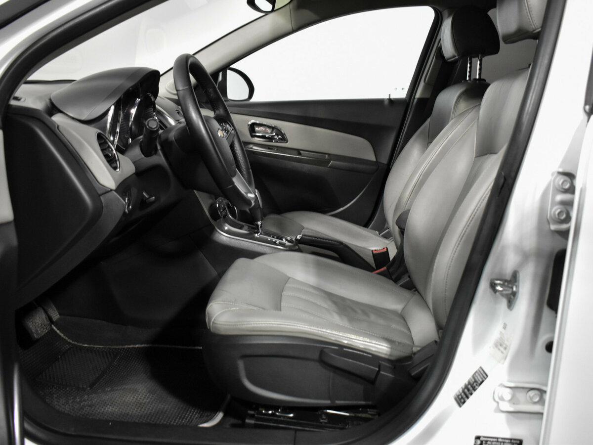 Chevrolet Cruze с пробегом — 2013 год. Фото: #7