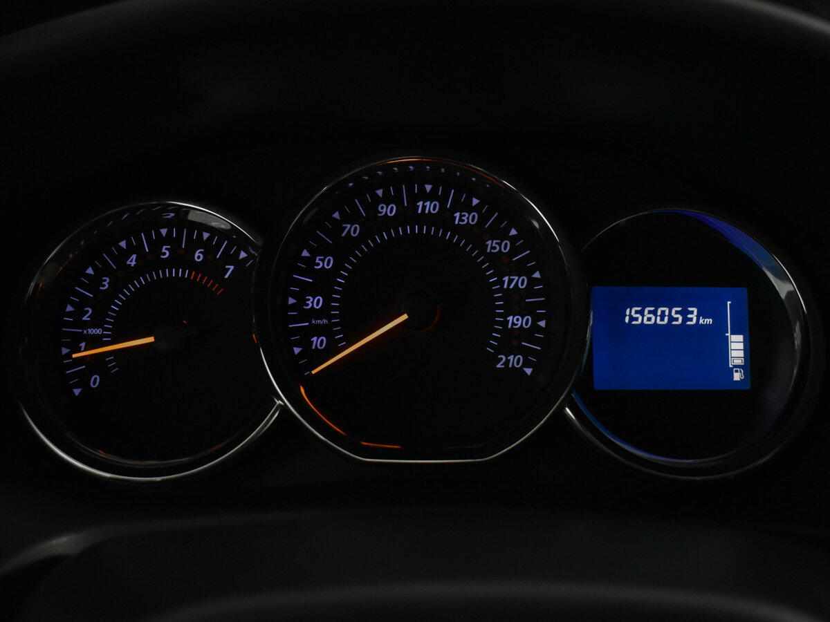 Renault Sandero с пробегом — 2016 год. Фото: #12