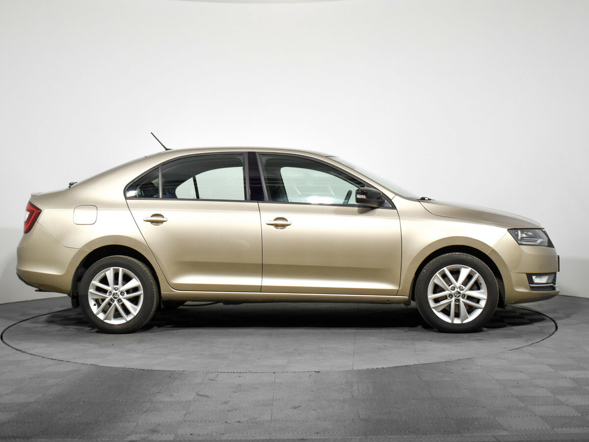 Skoda Rapid с пробегом — 2019 год. Фото: #3