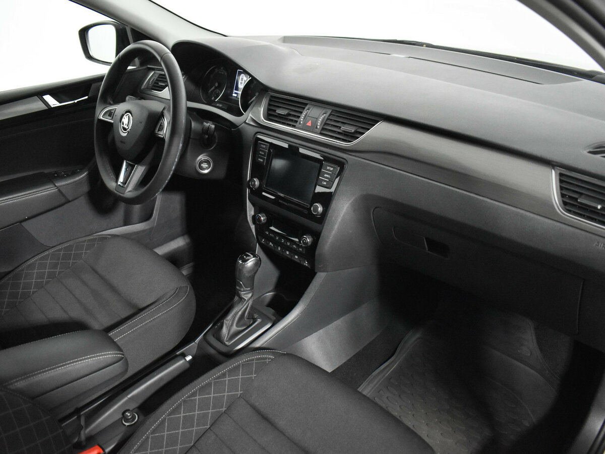 Skoda Rapid с пробегом — 2019 год. Фото: #13