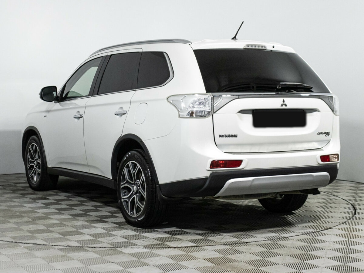 Mitsubishi Outlander с пробегом — 2014 год. Фото: #6