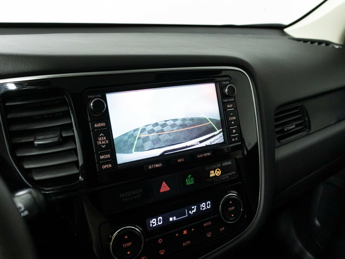 Mitsubishi Outlander с пробегом — 2014 год. Фото: #16