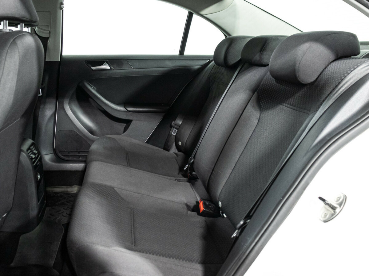 Volkswagen Jetta с пробегом — 2014 год. Фото: #9