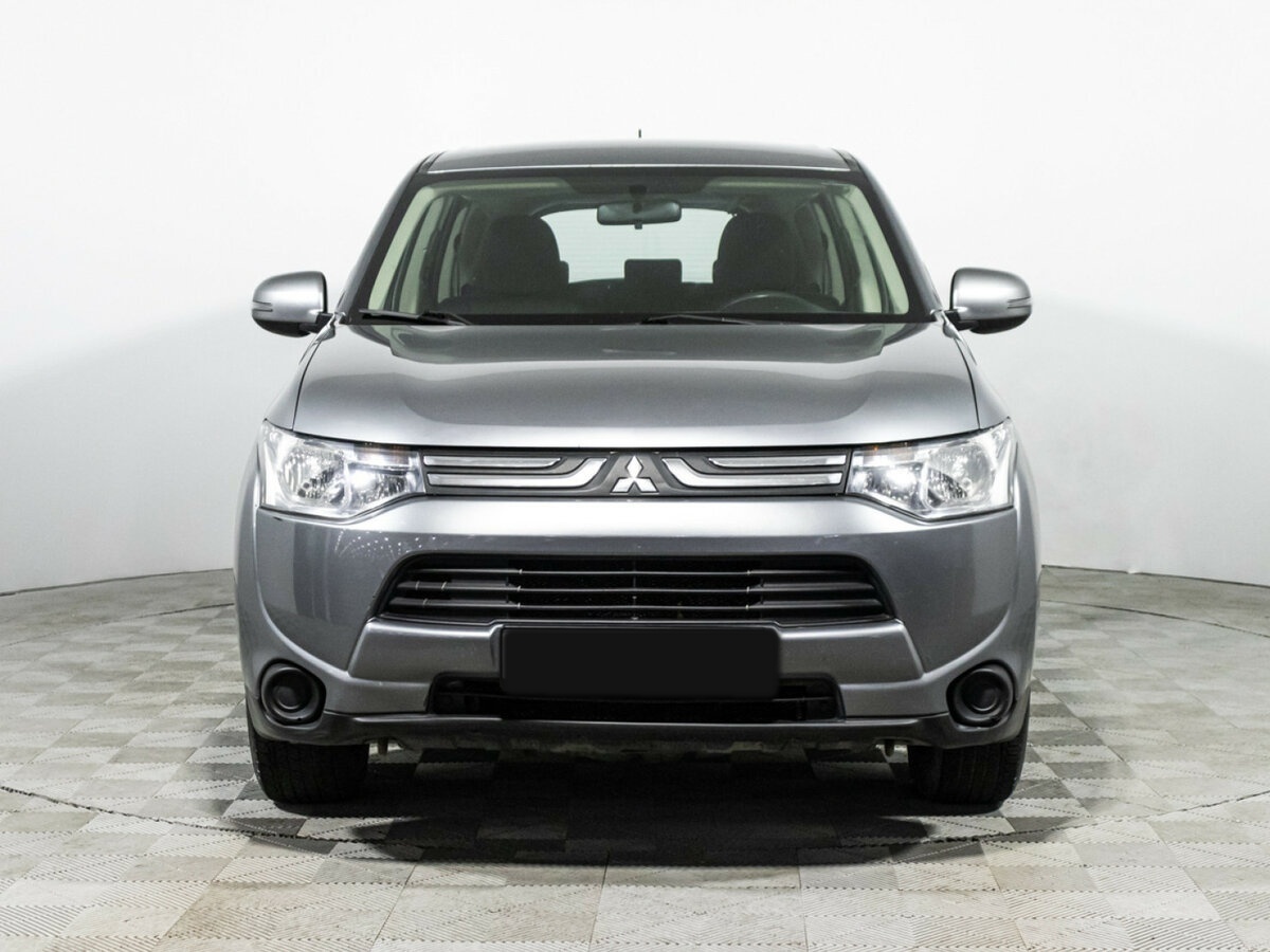 Mitsubishi Outlander с пробегом — 2013 год. Фото: #1