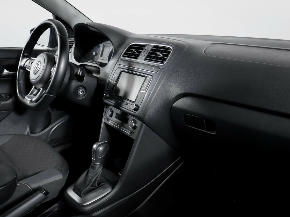 Volkswagen Polo с пробегом — 2018 год. Фото: #6