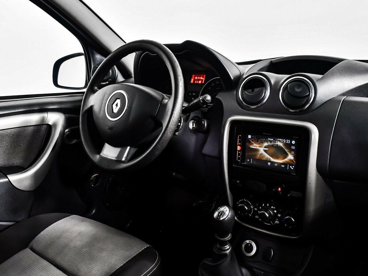 Renault Duster с пробегом — 2015 год. Фото: #10