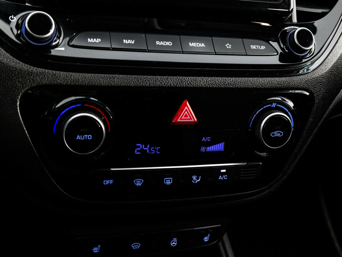 Hyundai Solaris с пробегом — 2021 год. Фото: #11