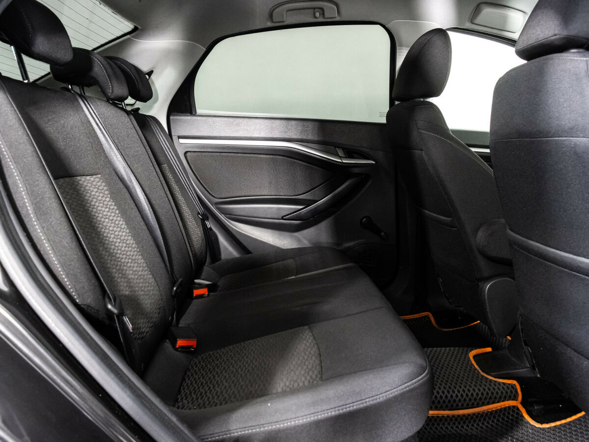 Lada (ВАЗ) Vesta с пробегом — 2017 год. Фото: #12