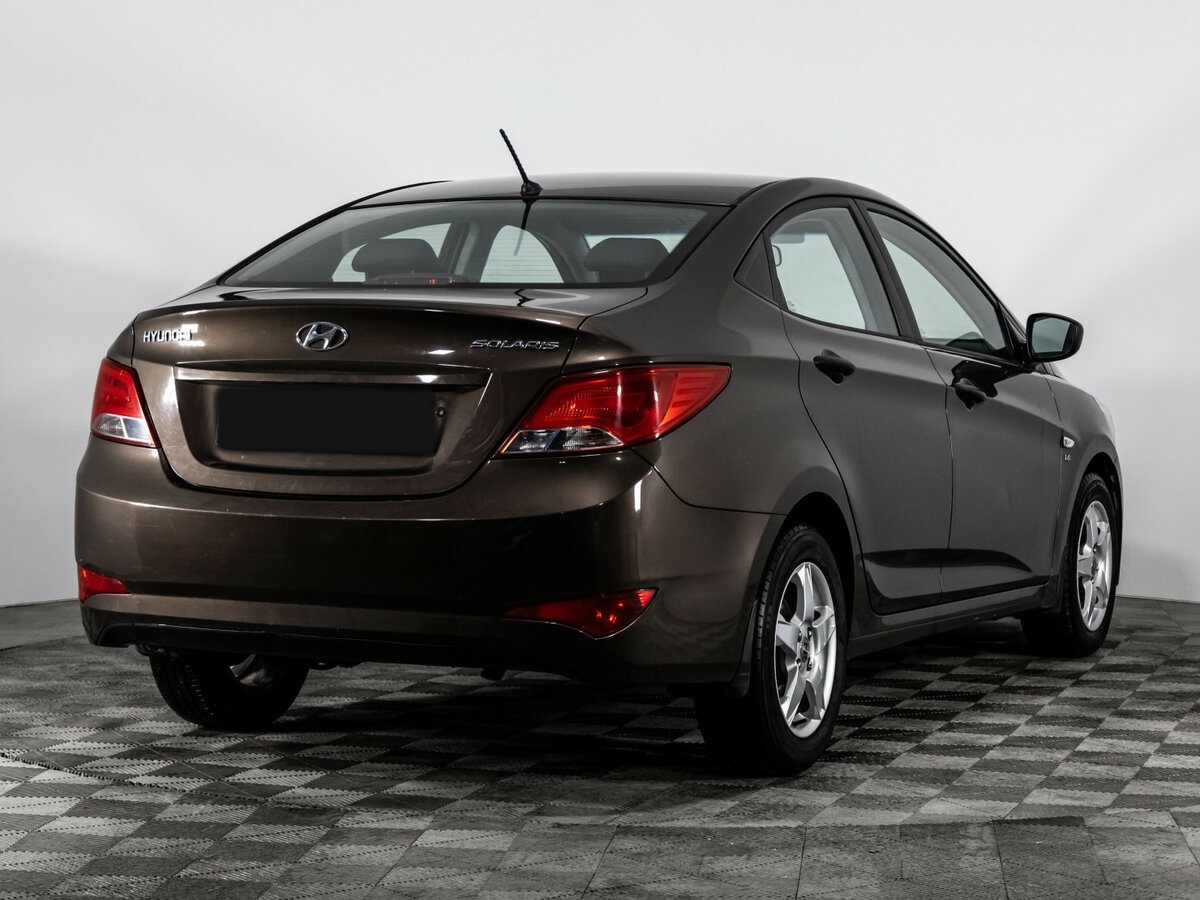 Hyundai Solaris с пробегом — 2015 год. Фото: #3