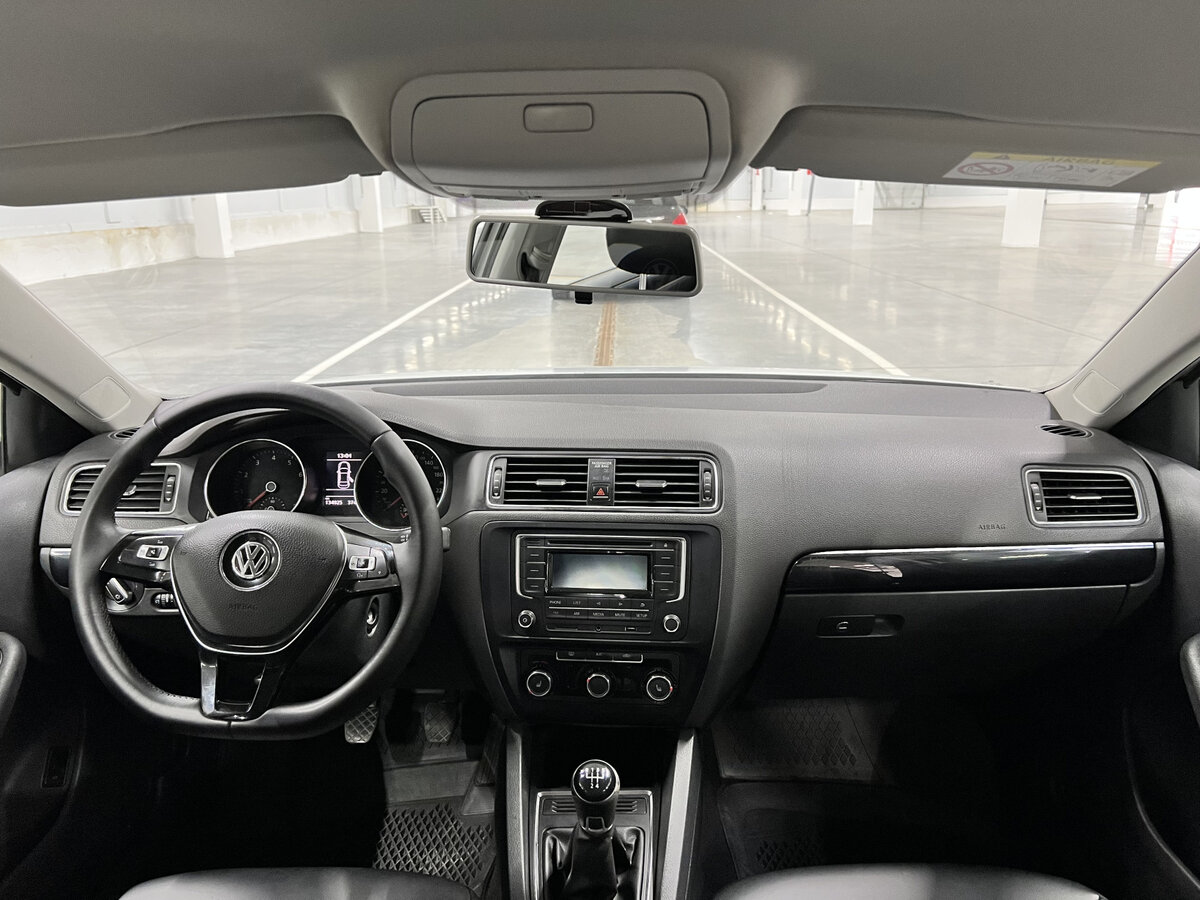 Volkswagen Jetta с пробегом — 2016 год. Фото: #13