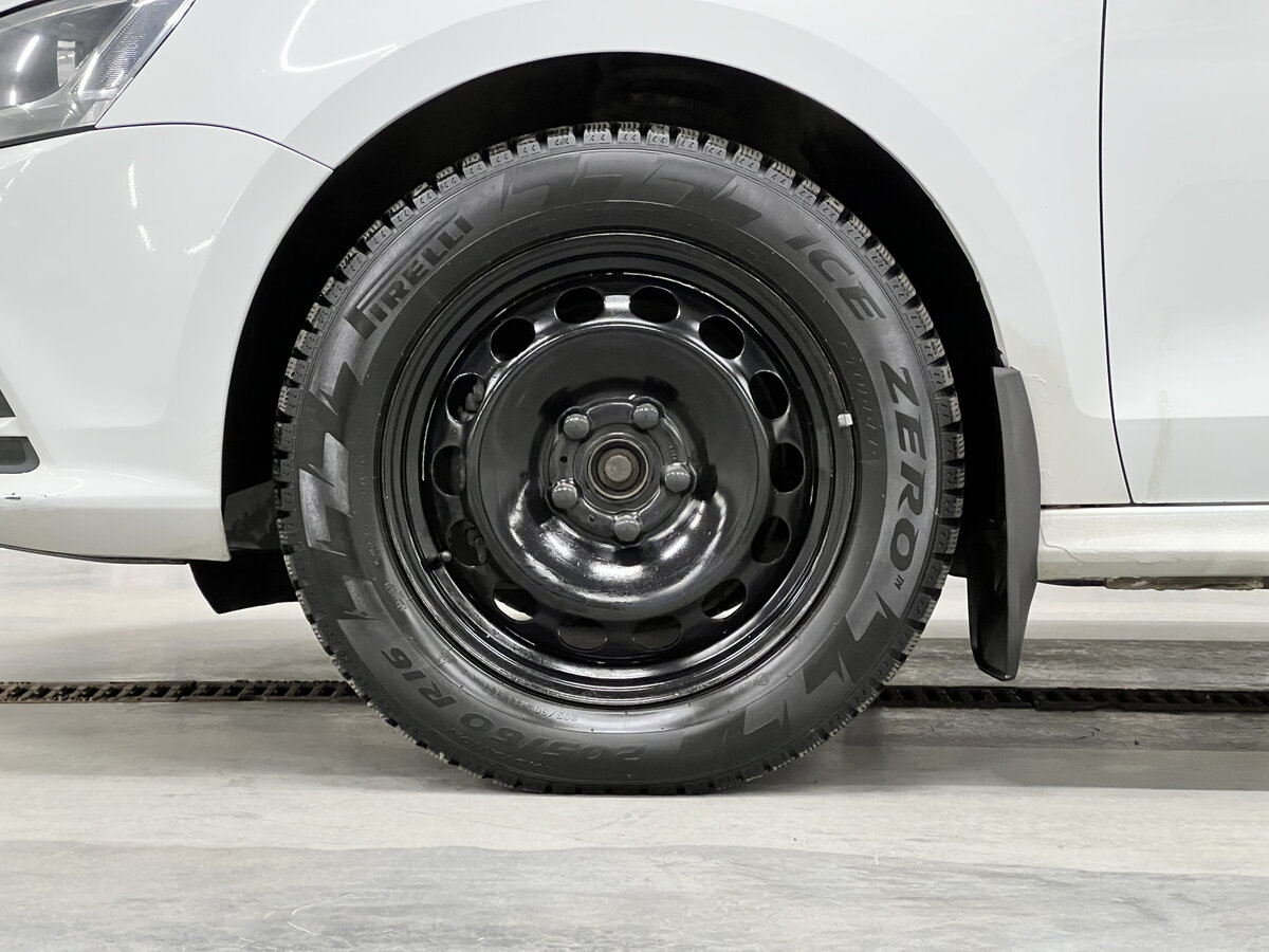 Volkswagen Jetta с пробегом — 2016 год. Фото: #16