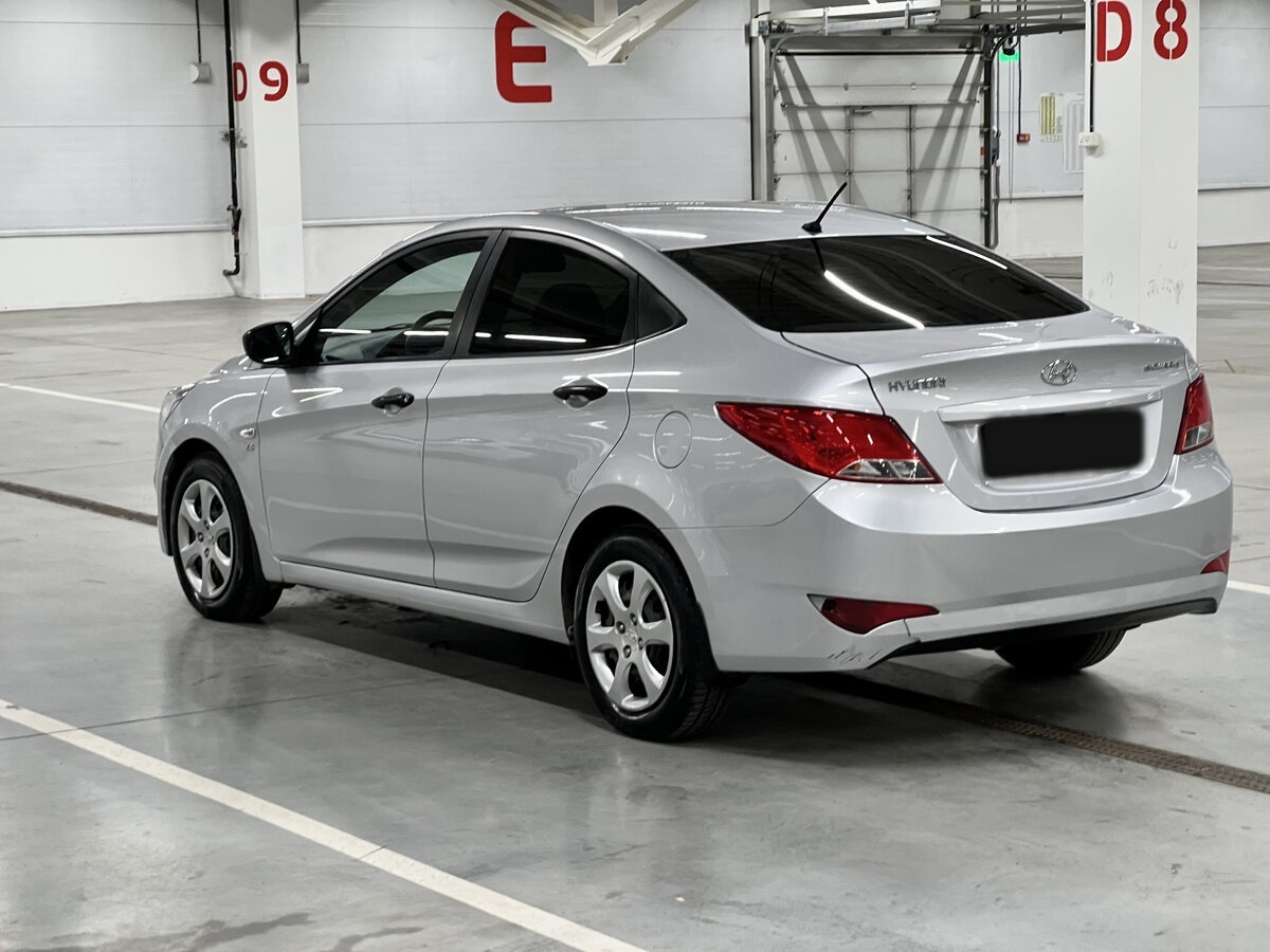 Hyundai Solaris с пробегом — 2015 год. Фото: #6