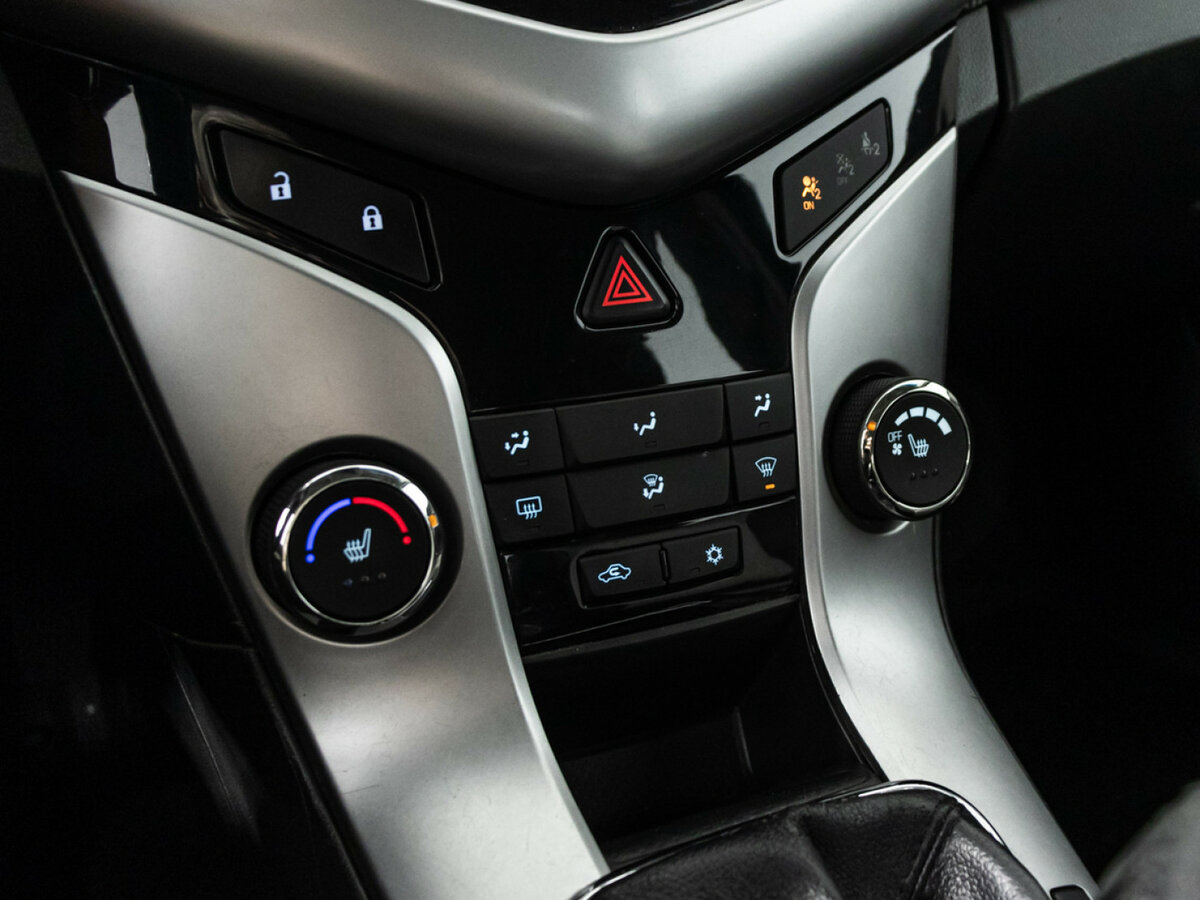 Chevrolet Cruze с пробегом — 2012 год. Фото: #14