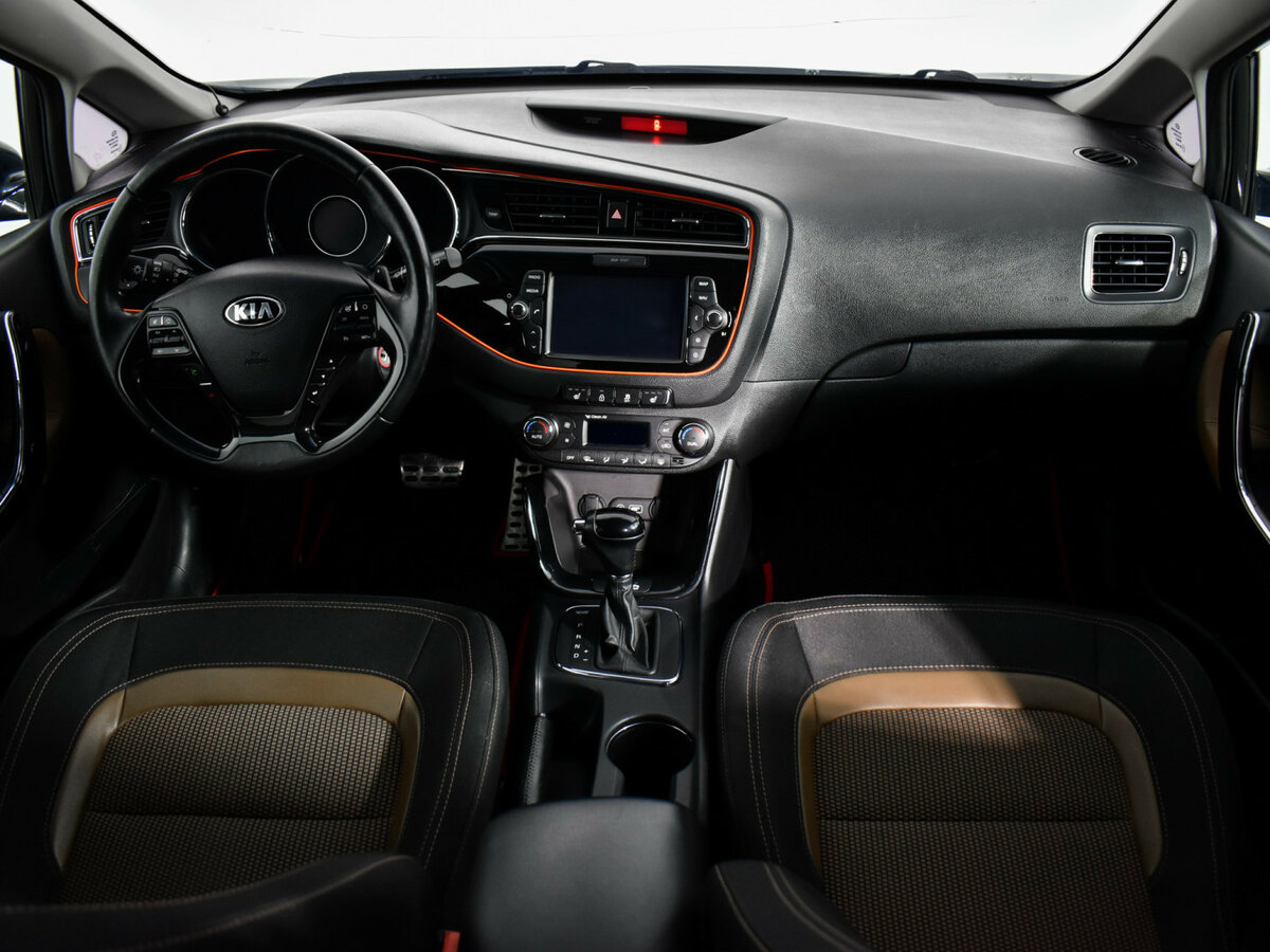 Kia Ceed с пробегом — 2016 год. Фото: #12